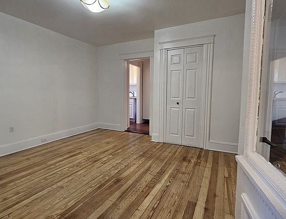 4th image of 15 Dinsmore St