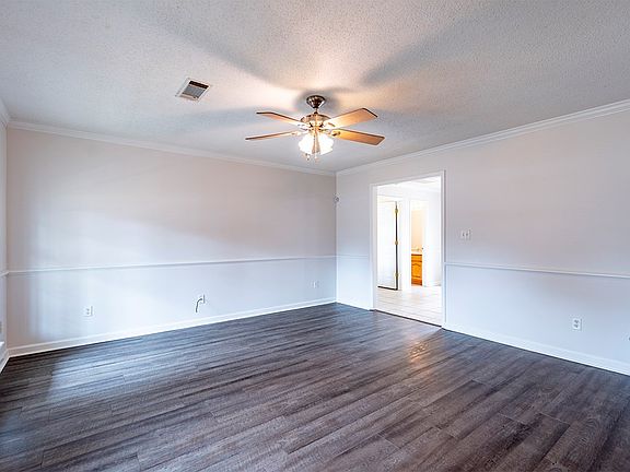 4th image of 164 McDonald Ct