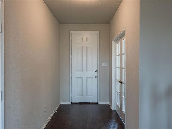 4th image of 1812 Meadow Trail Ln
