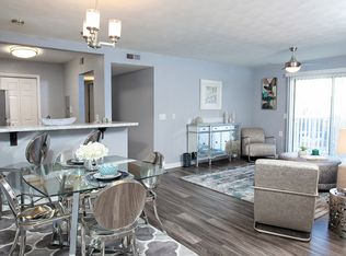 Crabtree Crossing Apartments and Townhomes, Morrisville, NC 27560