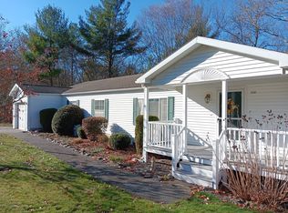 3301 Oak Point Dr, Middleboro, MA 02346