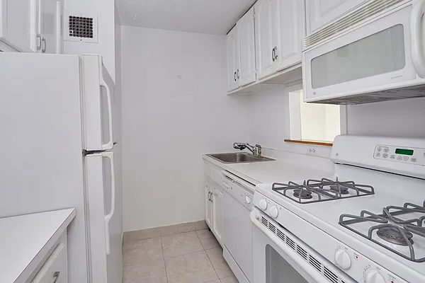 Rented by Corcoran | media 7