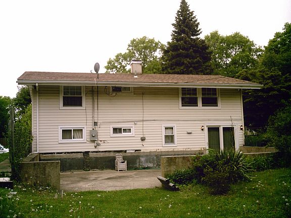 2nd image of 91 Scotchpine Dr