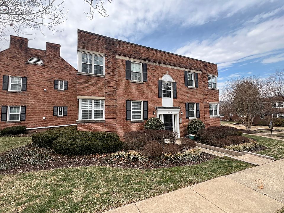 1st image of 1800 W Abingdon Dr