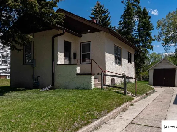 923 N Jackson Ave, Mason City, IA 50401