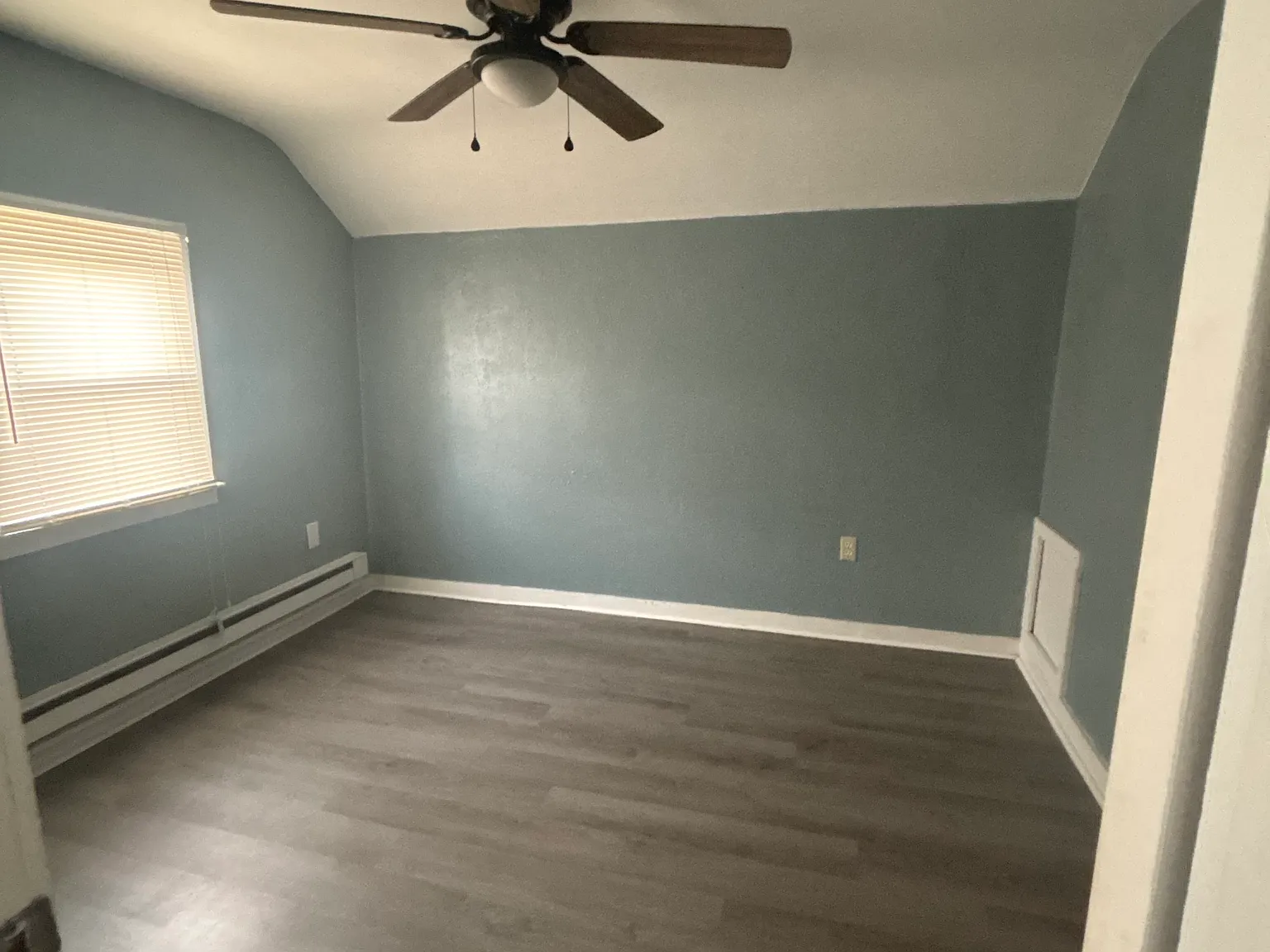 2 bed, 560 sqft, $1,250 — Photo 2