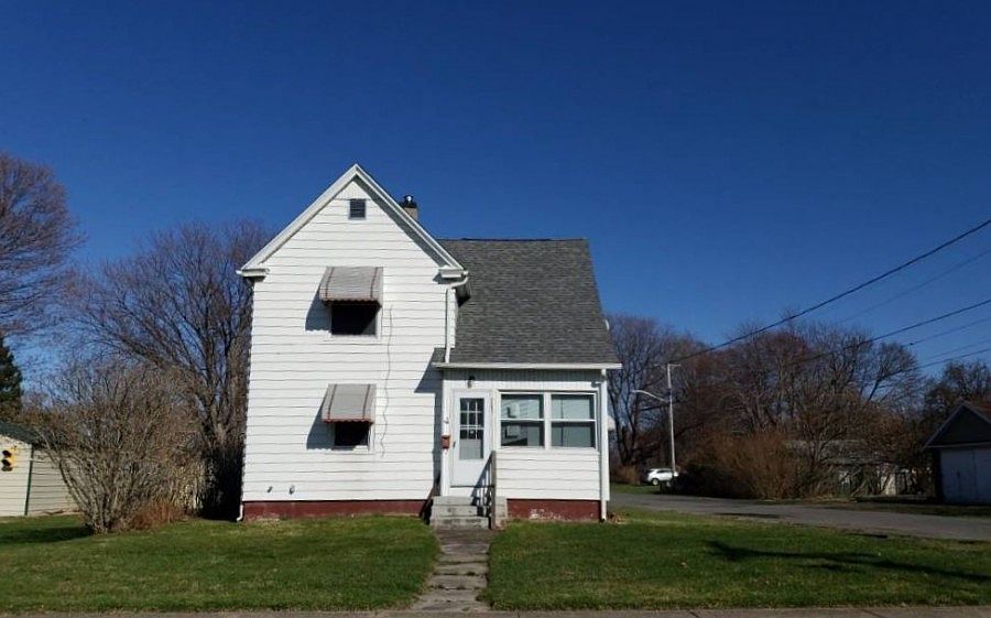 1st image of 702 Harbor St
