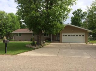 1500 69th St NW, Minot, ND 58703
