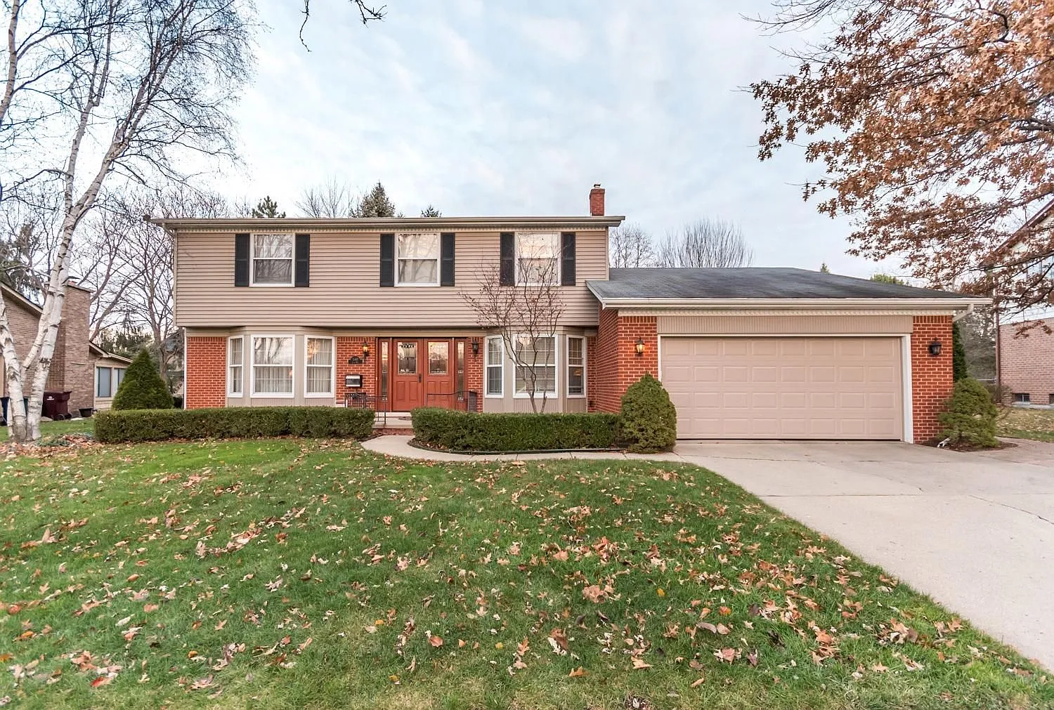 540 Lans Way photo 1