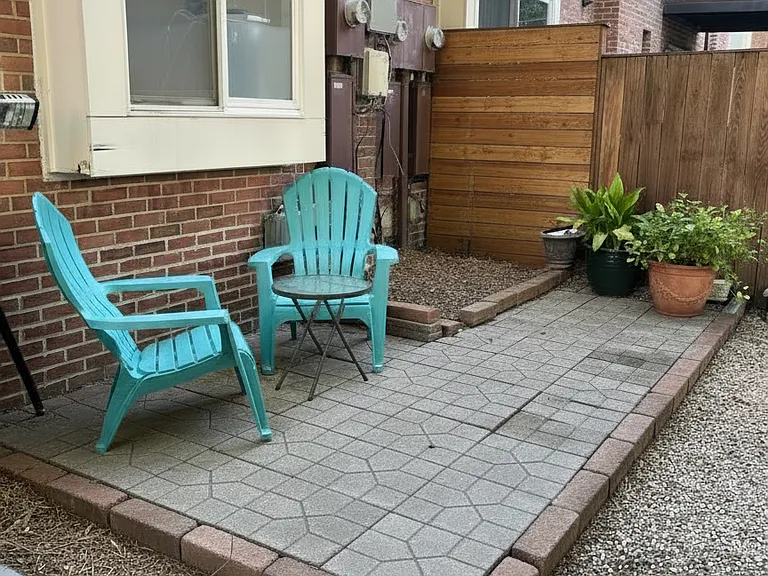 1105 N Taylor St — Photo 48
