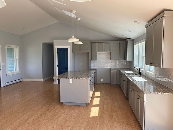 Large, bright kitchen