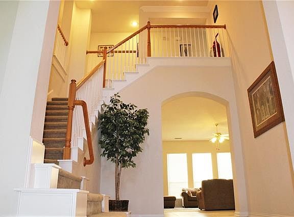 3rd image of 139 Creekside Dr