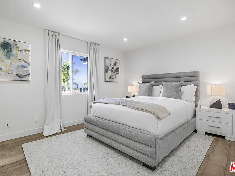18202 Rancho St — Photo 32