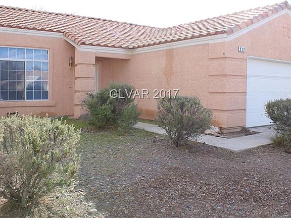 3rd image of 212 Mariposa Way