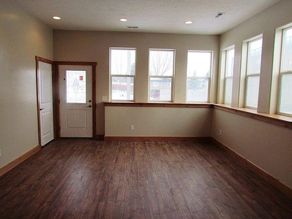 4th image of 2810 Niehenke Dr