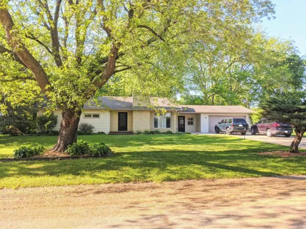 4169 Stage Coach Trl, Rockford, IL 61101