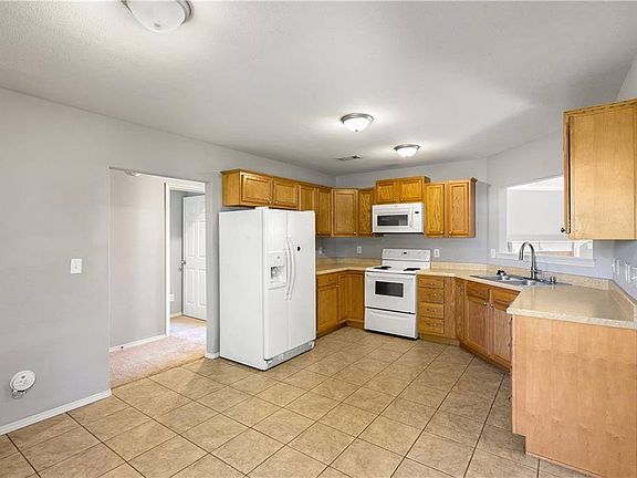 2nd image of 6207 SW High Meadow Blvd