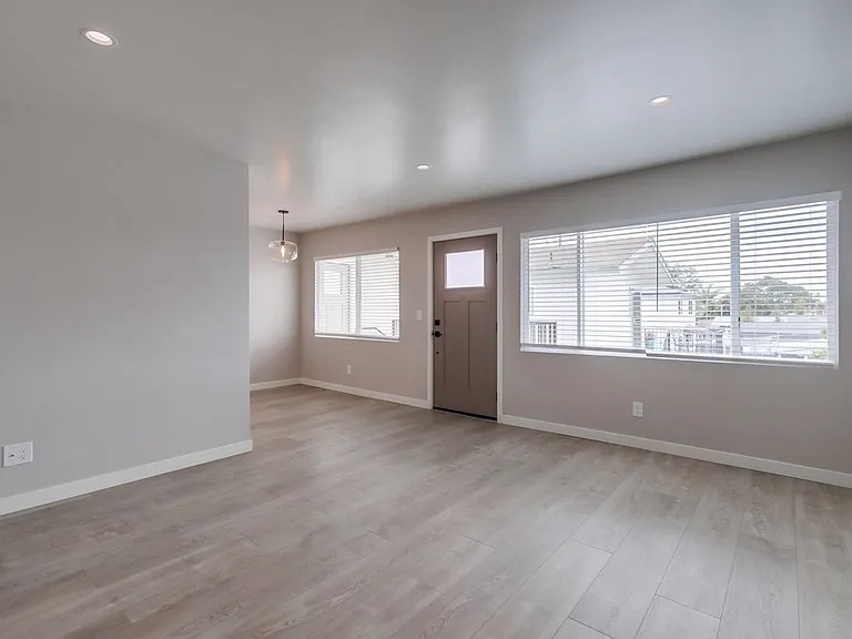 4449 Central Ave #7 — Photo 4