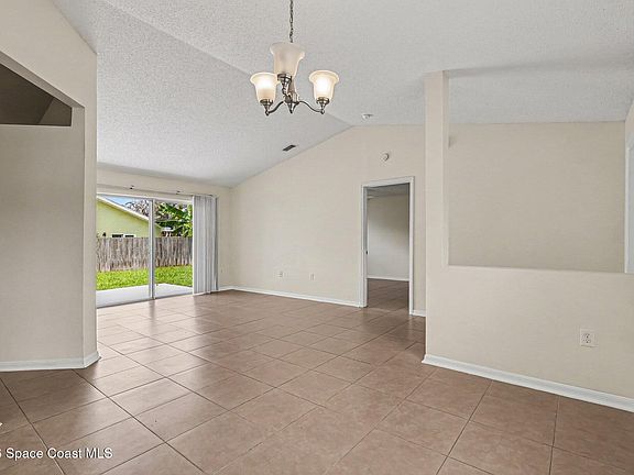5th image of 660 Palm Dr