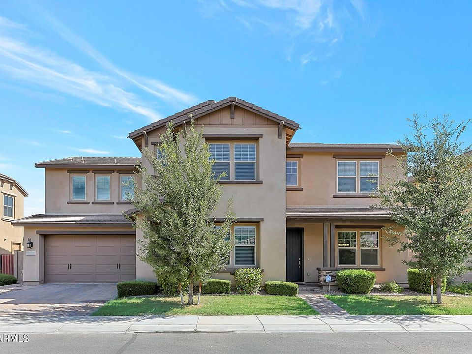 1st image of 940 W Yosemite Dr