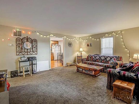 2nd image of 113 S Elm St