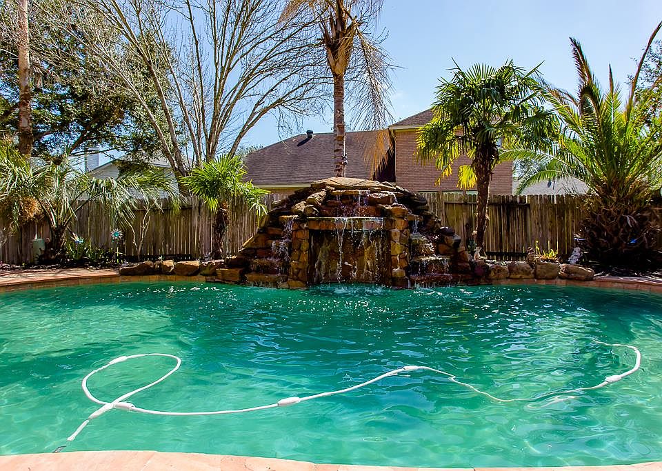 1st image of 707 Presley Way