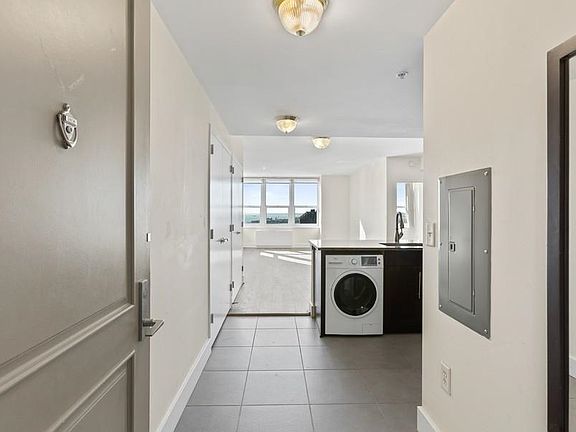5th image of 88 Morgan St APT 2606