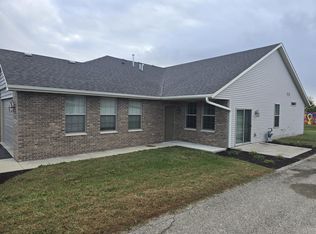 5701 Southdown Ln, Roscoe, IL 61073