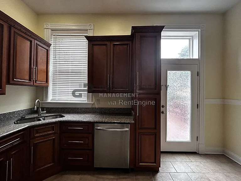 3219 Magnolia Ave — Photo 10