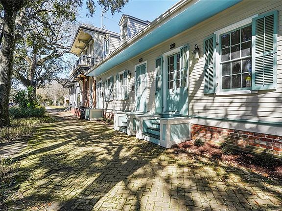 2nd image of 2327 Esplanade Ave #2327