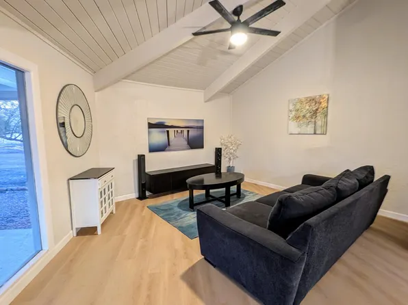 201 E Sabrosa Drive, New River, AZ 85087