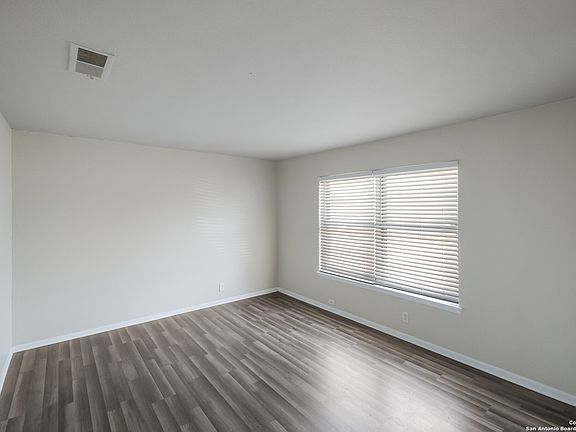 4th image of 4834 WYCLIFF DR