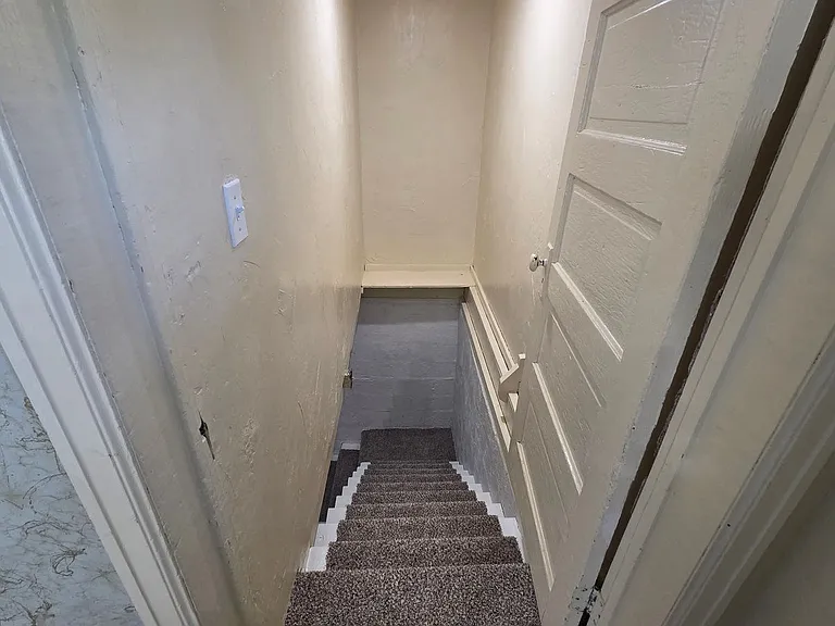 103 E Center St — Photo 17