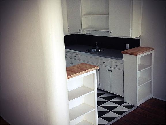 5th image of 2155 Logan Ave