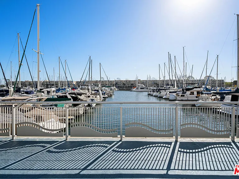 4316 Marina City Dr #1033 — Photo 47