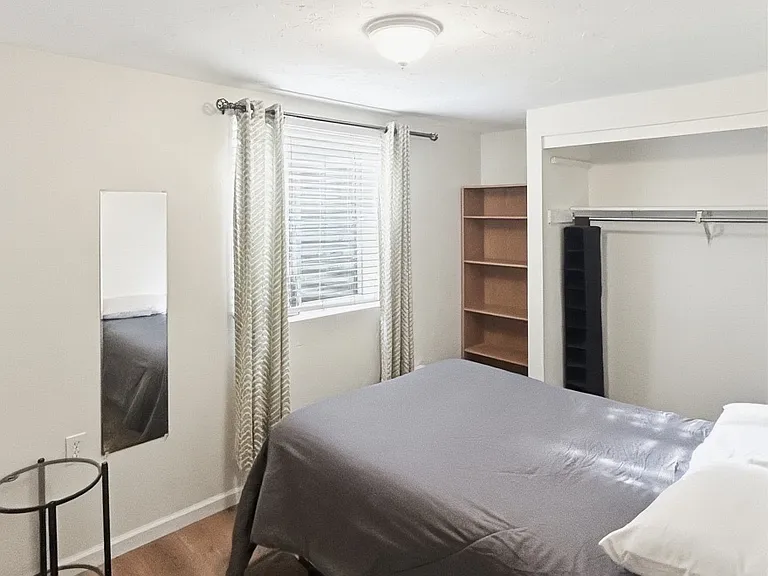 2405 W Elizabeth St — Photo 29