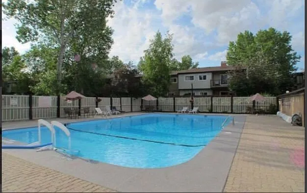 490 Kenaston Blvd #4 — Photo 11