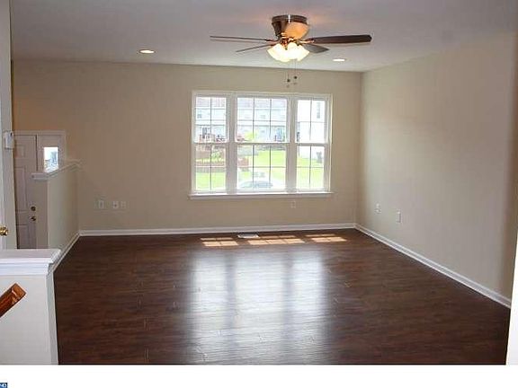 2nd image of 174 Amberfield Ln