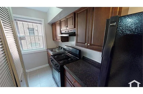 Building Photo - 810 Chesapeake St SE #301