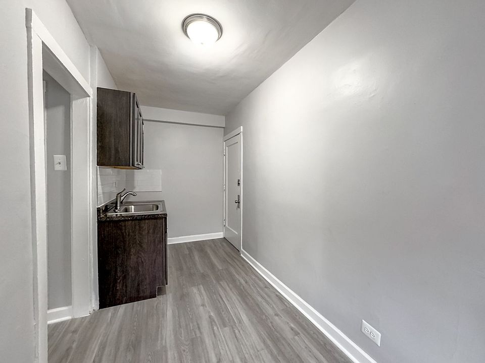 1st image of 4600-4608 N Beacon St #4606-1C