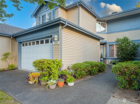 4509 NE 6th Court, Renton, WA 98059