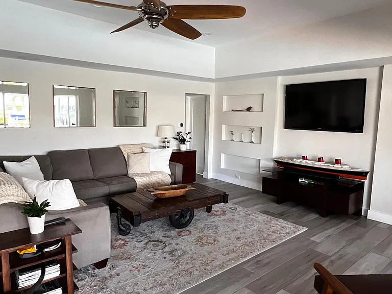 1029 Wittman Dr — Photo 3