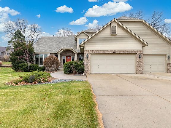 2nd image of 1405 Mayflower Dr