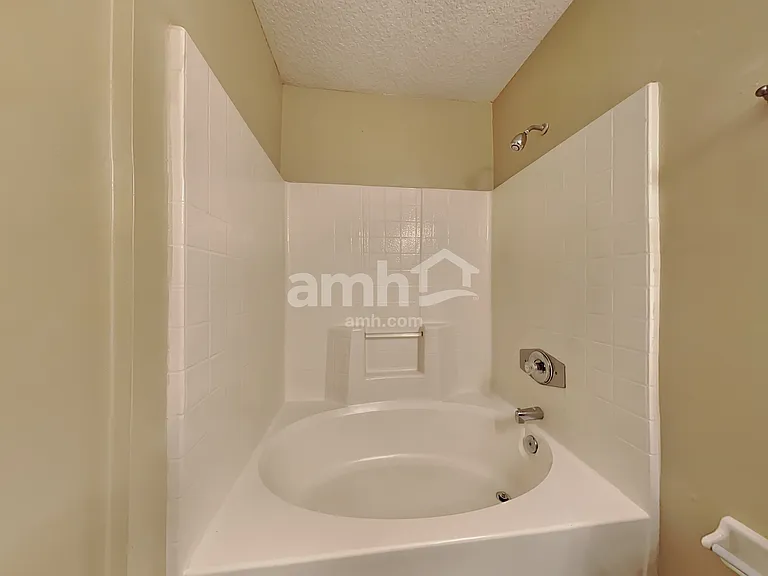 7829 Invermere Blvd — Photo 11
