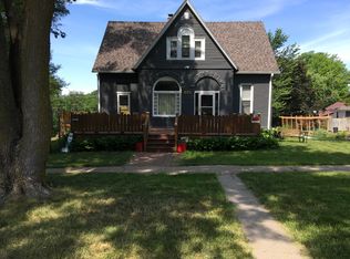 571 N 3rd St, Tecumseh, NE 68450