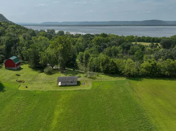 W1486 Spring Coulee Rd, Genoa, WI 54632