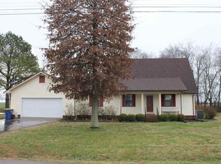 646 Green Valley Dr, Russellville, KY 42276