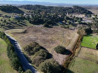 10706 Country Meadows Rd, Salinas, CA 93907