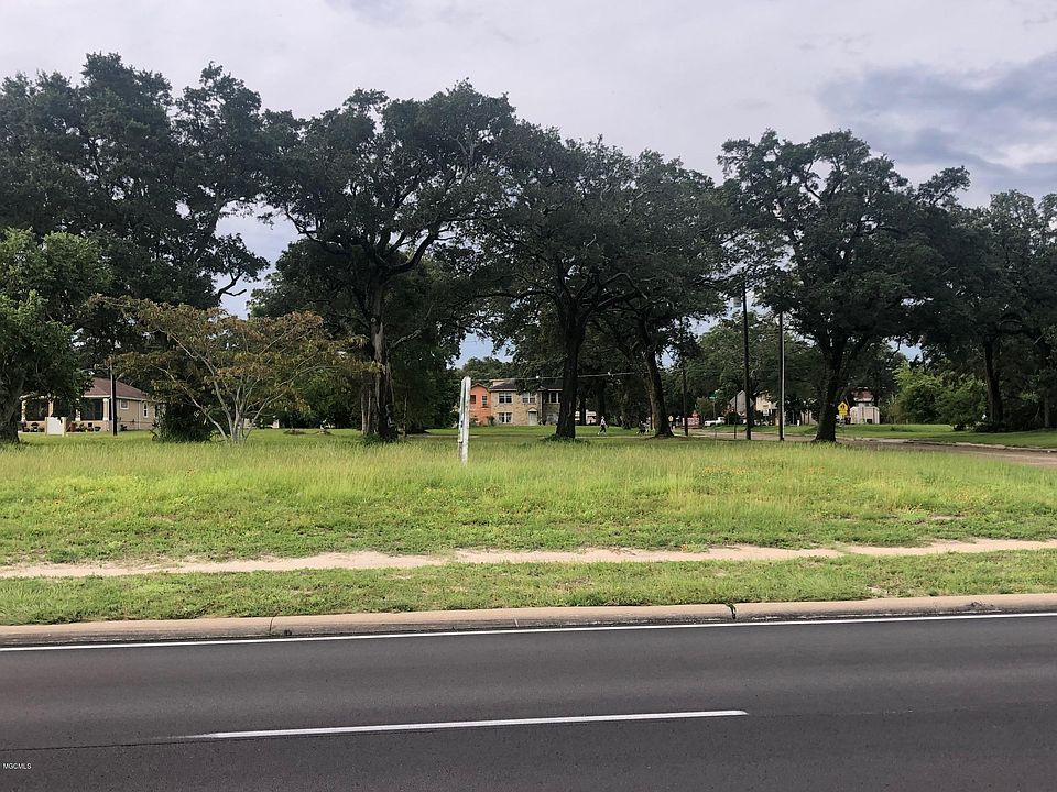 2nd image of 1530 Beach Blvd