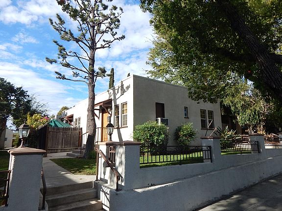 5th image of 809 E Tujunga Ave